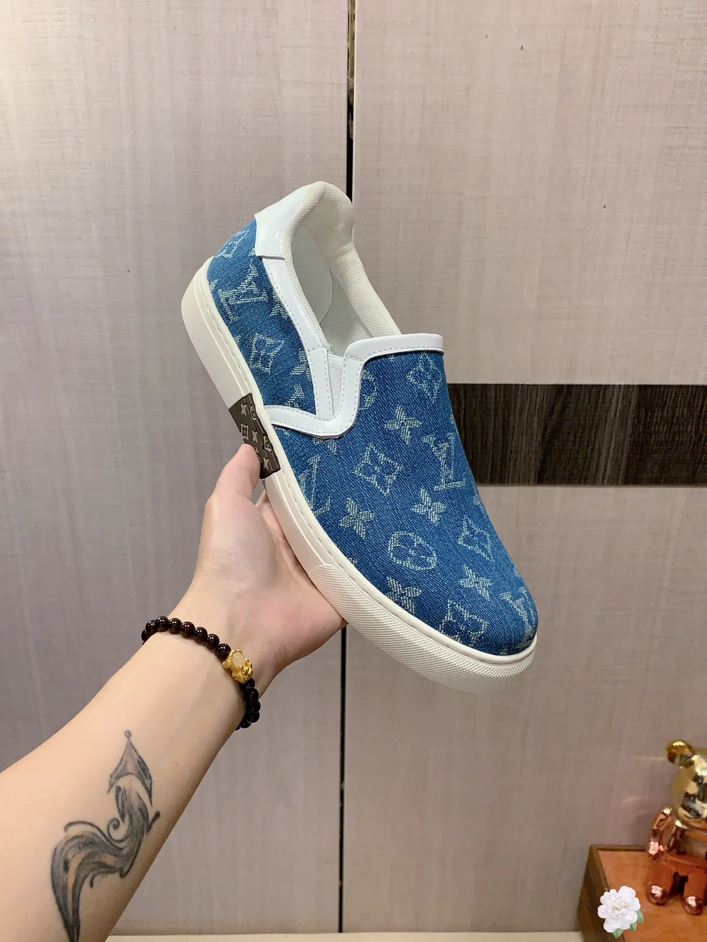 Men's men's shoes 💰400💰💰🎩🎩 [Lightning] [Lightning] "LV*" The latest • popular casual shoes, top brands [Seduce] luxury ~ purchasing agency, top ~ quality. [Strong] The upper is made of imported breathable cowhide with fabric material ➕ Breathable sheepskin feet (•) and fine workmanship. The original stylish and stylish soft rubber wear-resistant and non-slip outsole is light and comfortable on the feet. The real thing looks better when photographed in person. Code 111: Code: 38-44, 2️⃣colors selected